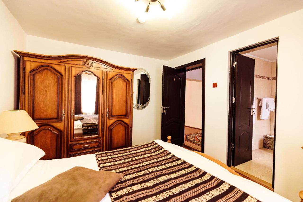 Pensiunea Iris Turcineşti Extérieur photo