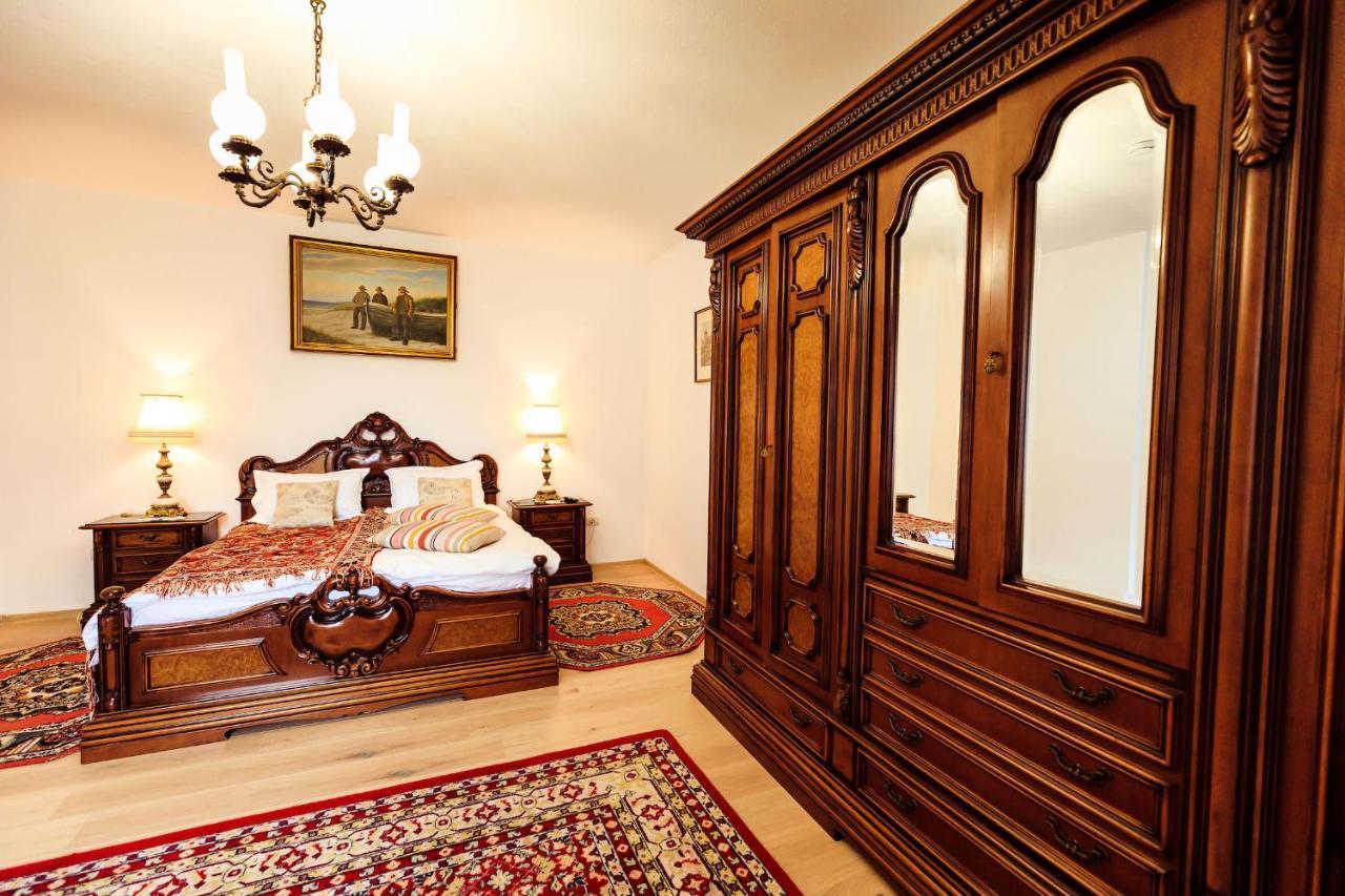 Pensiunea Iris Turcineşti Extérieur photo