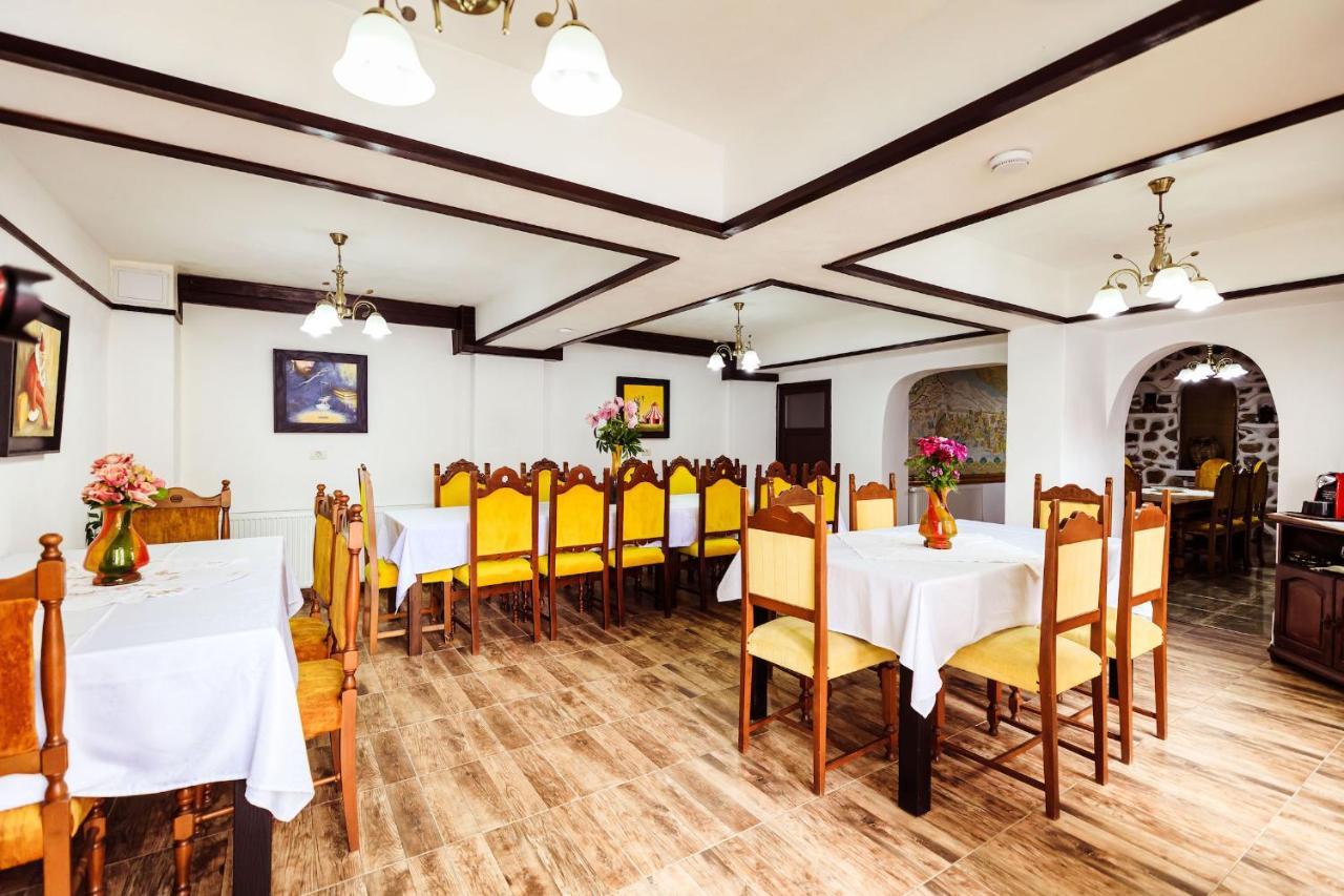 Pensiunea Iris Turcineşti Extérieur photo