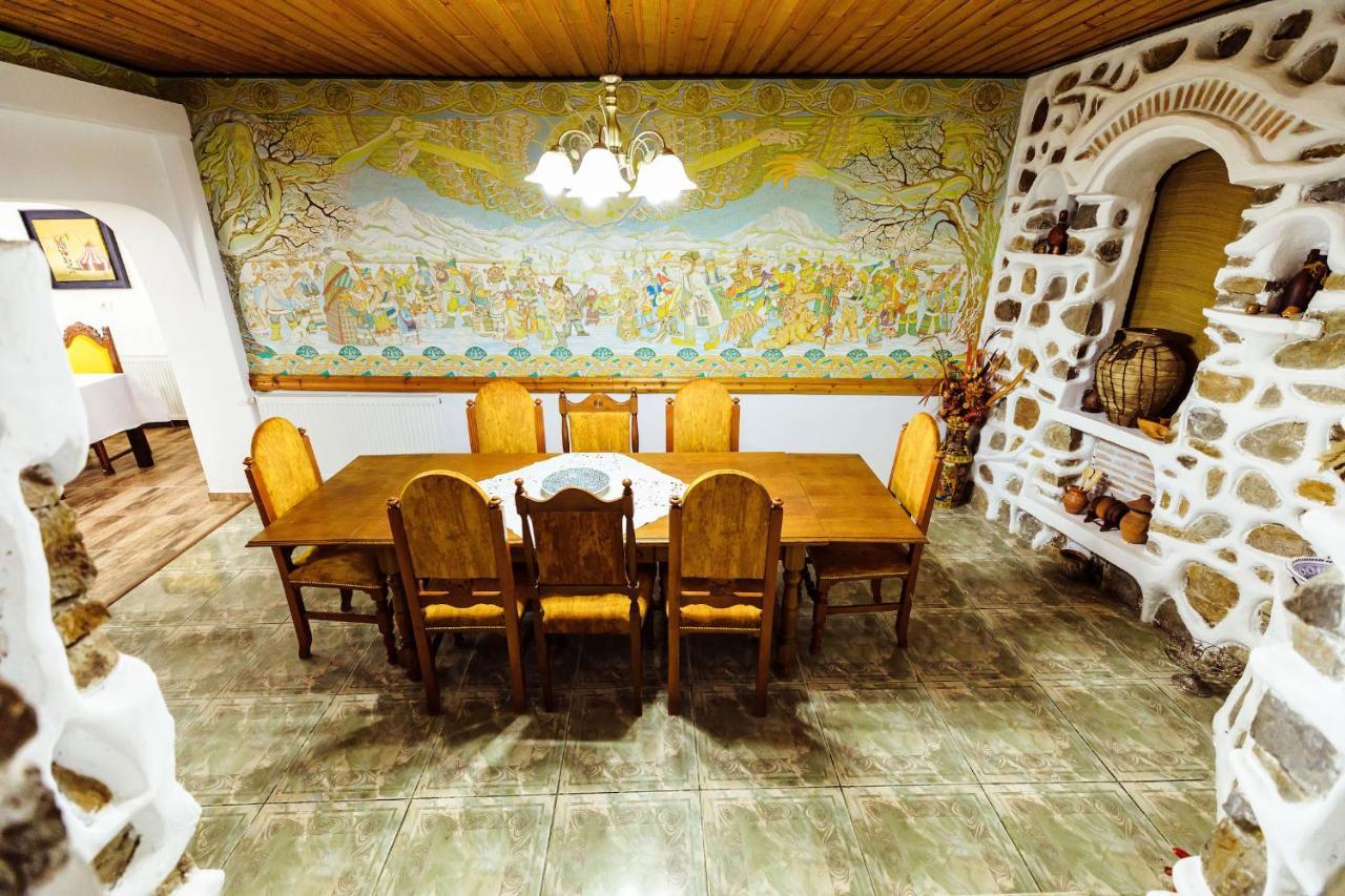 Pensiunea Iris Turcineşti Extérieur photo